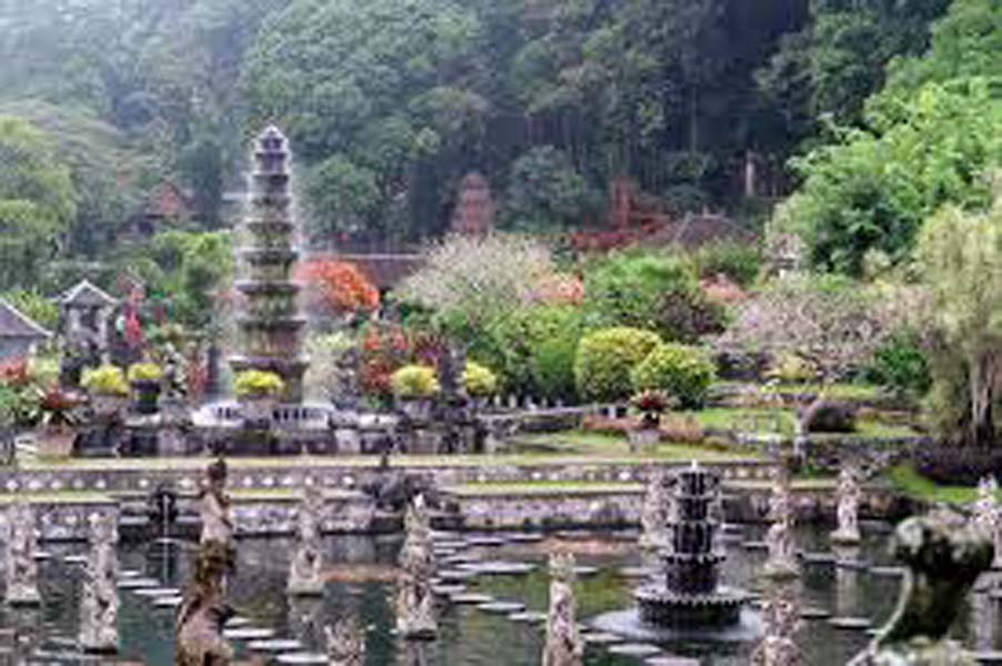 Tirta Gangga Water Palace 02