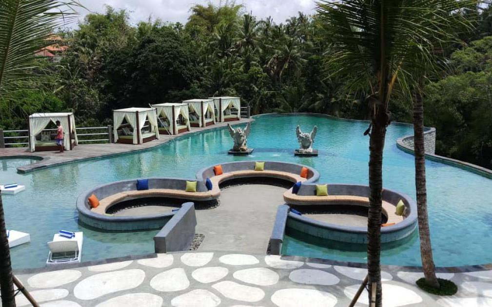 Infinity Pool Club 03